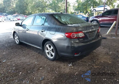 2013 Toyota Corolla Le z USA, uszkodzony, nr VIN 2T1BU4EE4DC963682